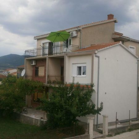 Apartmani Ljubica Kaštela Екстериор снимка