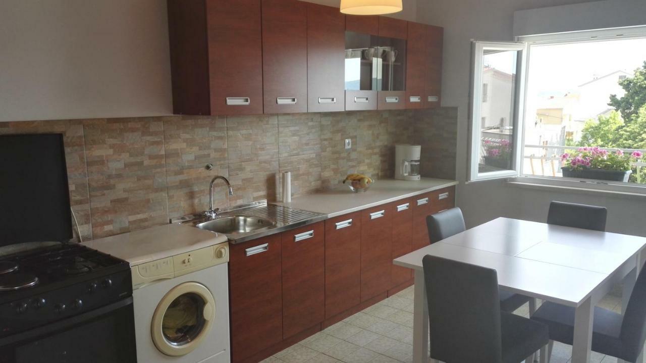 Apartmani Ljubica Kaštela Екстериор снимка