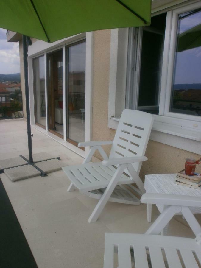 Apartmani Ljubica Kaštela Екстериор снимка