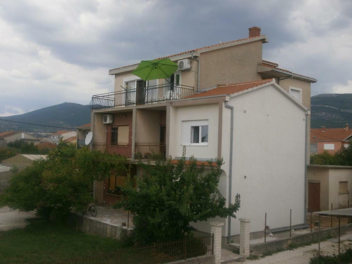 Apartmani Ljubica Kaštela Екстериор снимка