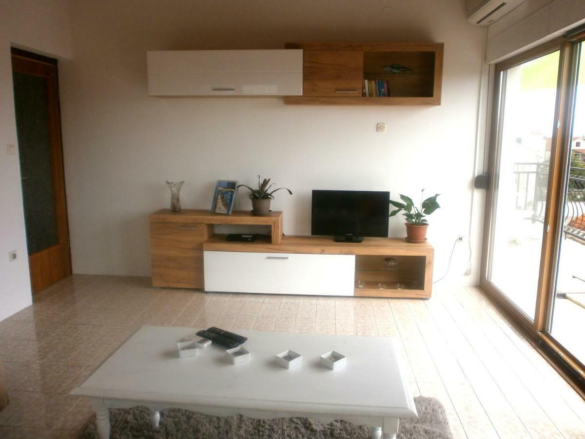 Apartmani Ljubica Kaštela Екстериор снимка