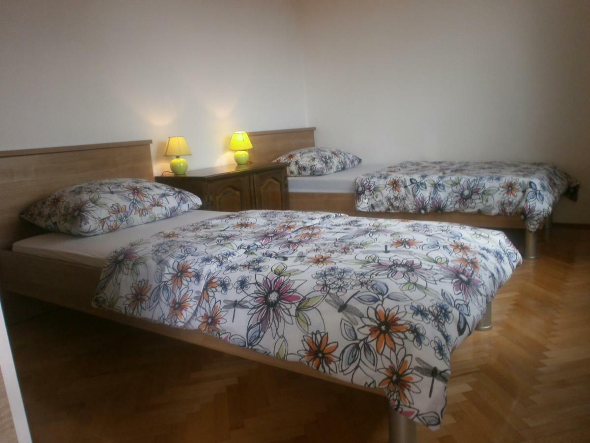 Apartmani Ljubica Kaštela Екстериор снимка